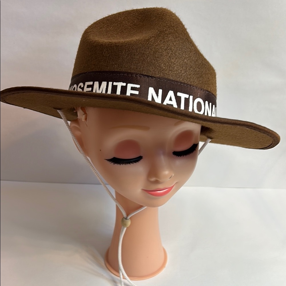 FINAL! NWOT! Yosemite National Park Brown and White Wide-Brimmed Hat